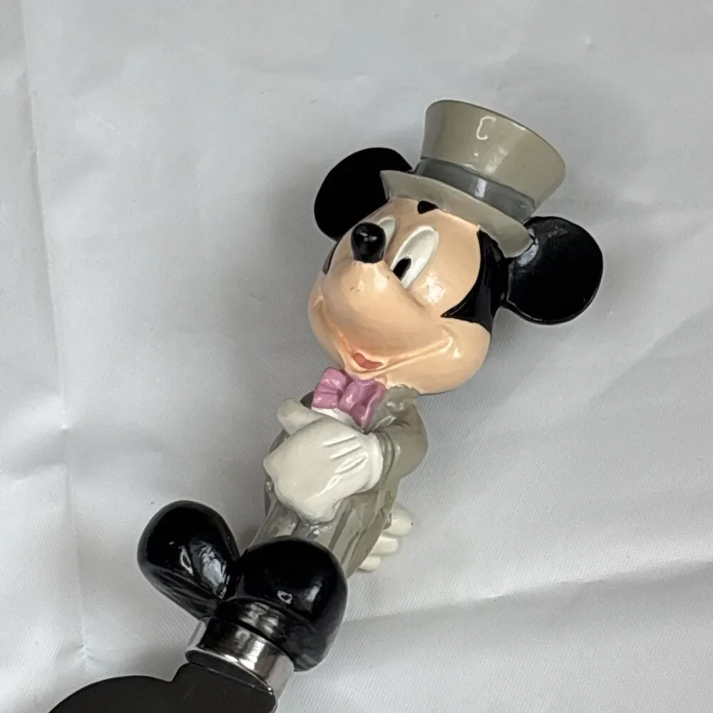 Disney please mouse signs
